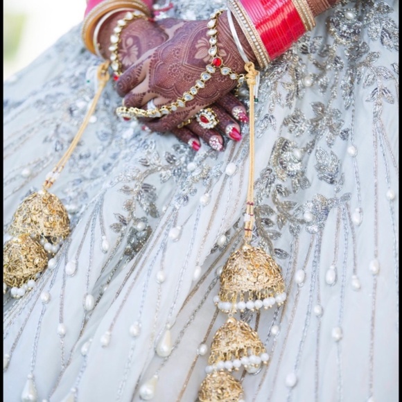 Manish Malhotra Bridal Lengha - Picture 6 of 7